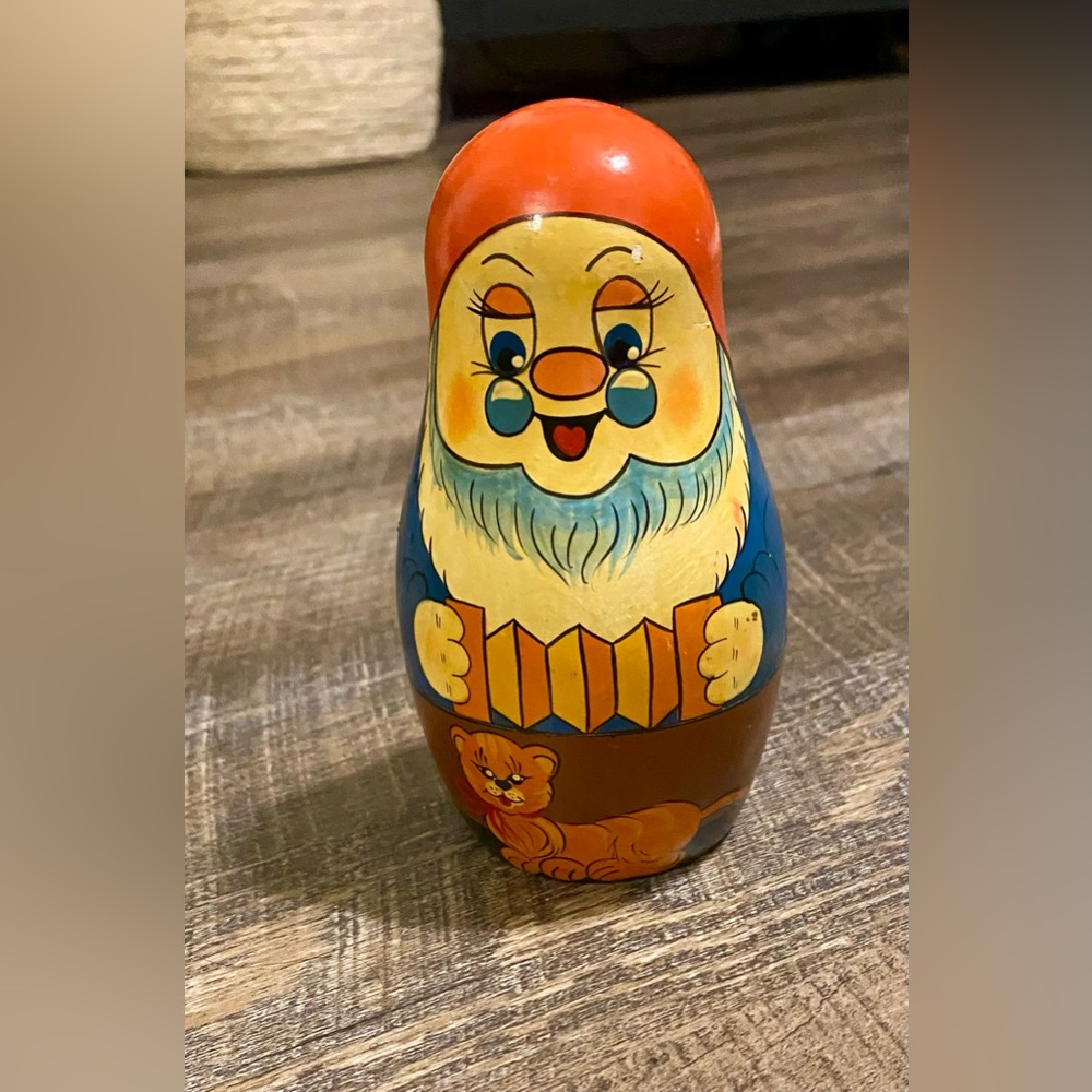 Russian nesting dolls, Matryoshka dolls. Seven Dwarfs